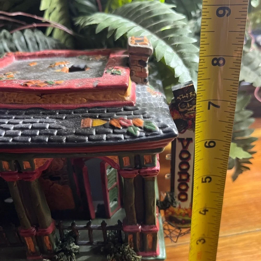 Department 56 Voodoo Lounge with Green Lights